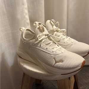 Puma White and Tan Athletic Shoes